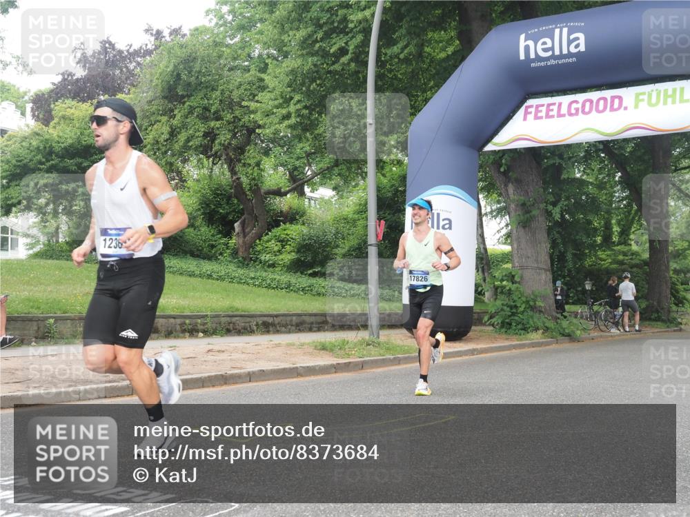 29.06.2025 - hella hamburg halbmarathon KatJ http://msf.ph/oto/8373684 29.06.2025 10:23:58 Zwischen KM18-KM19 1002, 1644, 8395 meine-sportfotos.de