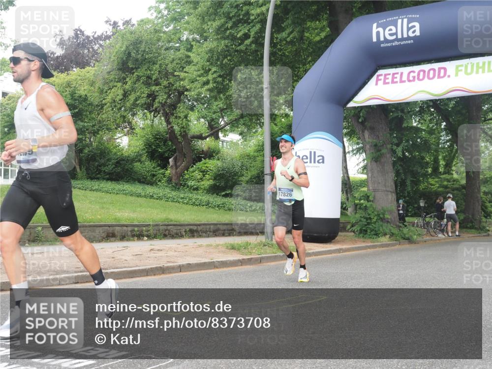 29.06.2025 - hella hamburg halbmarathon KatJ http://msf.ph/oto/8373708 29.06.2025 10:23:58 Zwischen KM18-KM19 1002, 1644, 8395 meine-sportfotos.de
