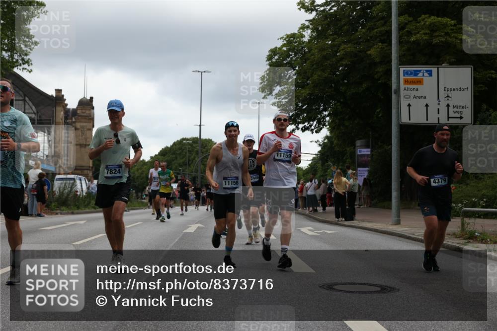 29.06.2025 - hella hamburg halbmarathon Yannick Fuchs http://msf.ph/oto/8373716 29.06.2025 10:53:51 20KM 1019, 1544, 2780, 3169, 3780, 4238, 4379, 4986, 5272, 6327, 6470, 7259, 7824, 8030, 8326, 8481, 8749, 8807, 9741, 9985, 10271, 10281, 10301, 10488, 11018, 11114, 11158, 11159, 11250, 11757, 12406, 12422, 12446, 12779, 13036, 13706, 13847, 13993, 14471, 14823, 15083, 15525, 15673, 15785, 15914, 16530, 16608, 16754, 16915, 17860, 18130, 18200, 18202, 18377, 18624, 18855, 19178 meine-sportfotos.de