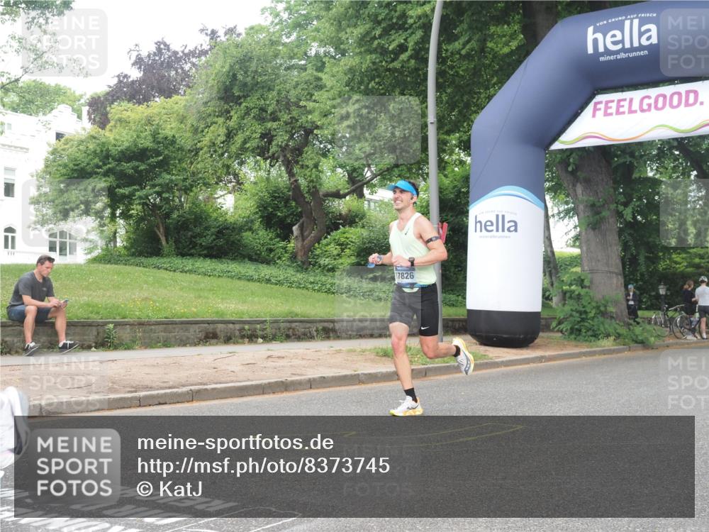 29.06.2025 - hella hamburg halbmarathon KatJ http://msf.ph/oto/8373745 29.06.2025 10:23:59 Zwischen KM18-KM19 1002, 1644, 8395 meine-sportfotos.de