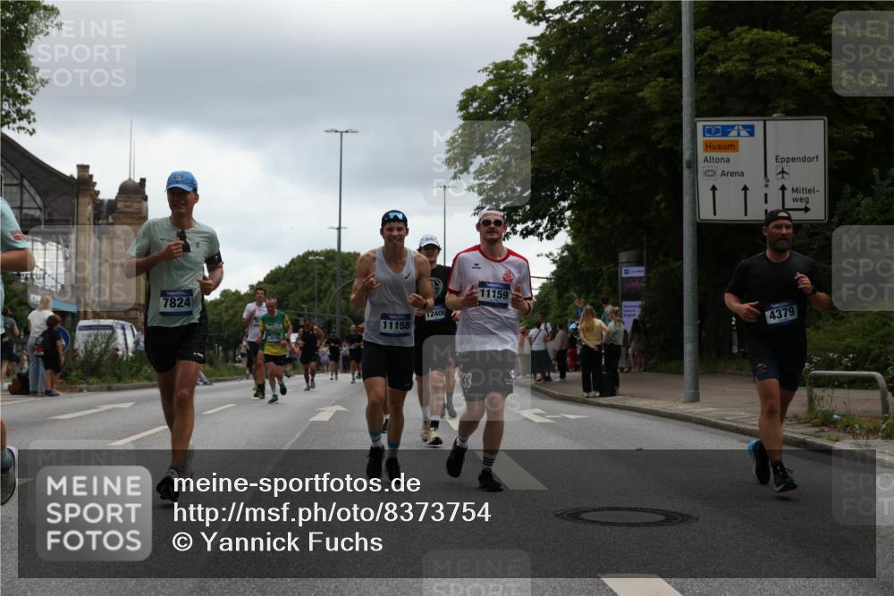 29.06.2025 - hella hamburg halbmarathon Yannick Fuchs http://msf.ph/oto/8373754 29.06.2025 10:53:51 20KM 1019, 1544, 2780, 3169, 3780, 4238, 4379, 4986, 5272, 6327, 6470, 7259, 7824, 8030, 8326, 8481, 8749, 8807, 9741, 9985, 10271, 10281, 10301, 10488, 11018, 11114, 11158, 11159, 11250, 11757, 12406, 12422, 12446, 12779, 13036, 13706, 13847, 13993, 14471, 14823, 15083, 15525, 15673, 15785, 15914, 16530, 16608, 16754, 16915, 17860, 18130, 18200, 18202, 18377, 18624, 18855, 19178 meine-sportfotos.de