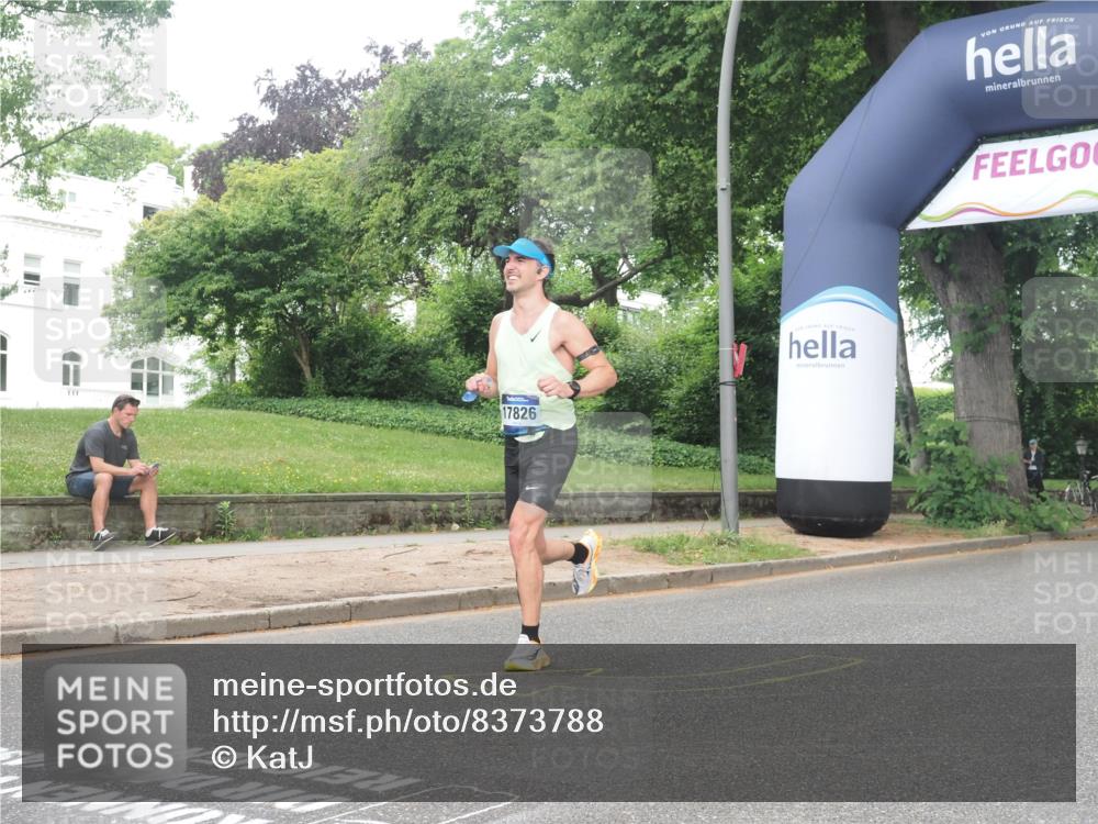 29.06.2025 - hella hamburg halbmarathon KatJ http://msf.ph/oto/8373788 29.06.2025 10:23:59 Zwischen KM18-KM19 1002, 1644, 8395 meine-sportfotos.de
