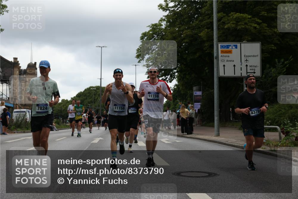 29.06.2025 - hella hamburg halbmarathon Yannick Fuchs http://msf.ph/oto/8373790 29.06.2025 10:53:51 20KM 1019, 1544, 2780, 3169, 3780, 4238, 4379, 4986, 5272, 6327, 6470, 7259, 7824, 8030, 8326, 8481, 8749, 8807, 9741, 9985, 10271, 10281, 10301, 10488, 11018, 11114, 11158, 11159, 11250, 11757, 12406, 12422, 12446, 12779, 13036, 13706, 13847, 13993, 14471, 14823, 15083, 15525, 15673, 15785, 15914, 16530, 16608, 16754, 16915, 17860, 18130, 18200, 18202, 18377, 18624, 18855, 19178 meine-sportfotos.de