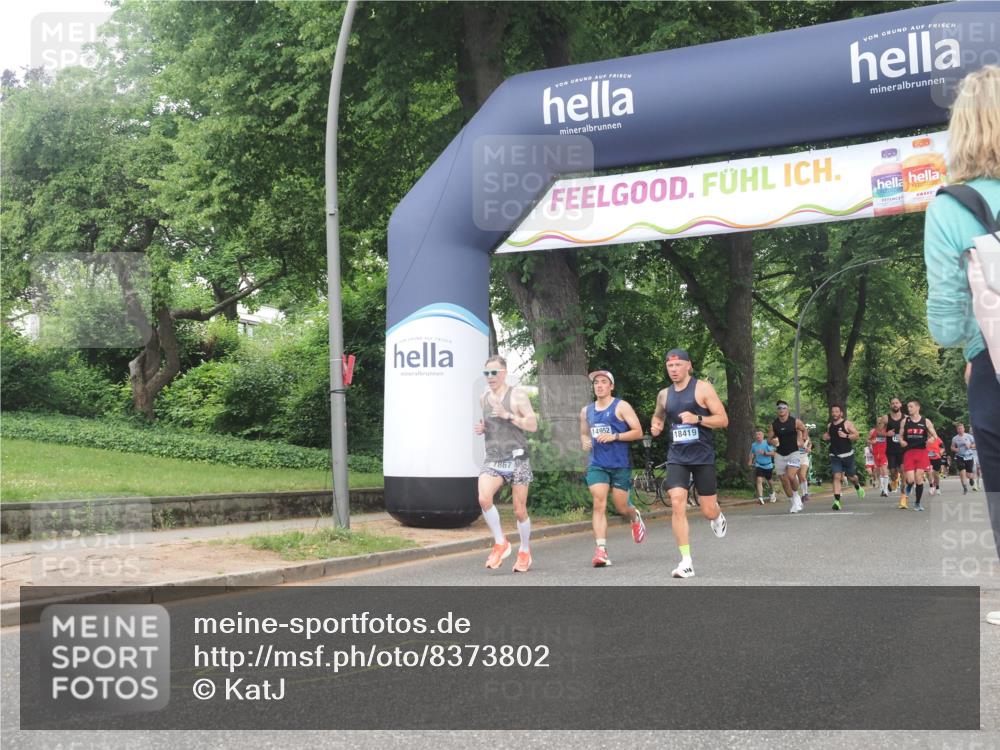29.06.2025 - hella hamburg halbmarathon KatJ http://msf.ph/oto/8373802 29.06.2025 10:24:04 Zwischen KM18-KM19 7867 meine-sportfotos.de