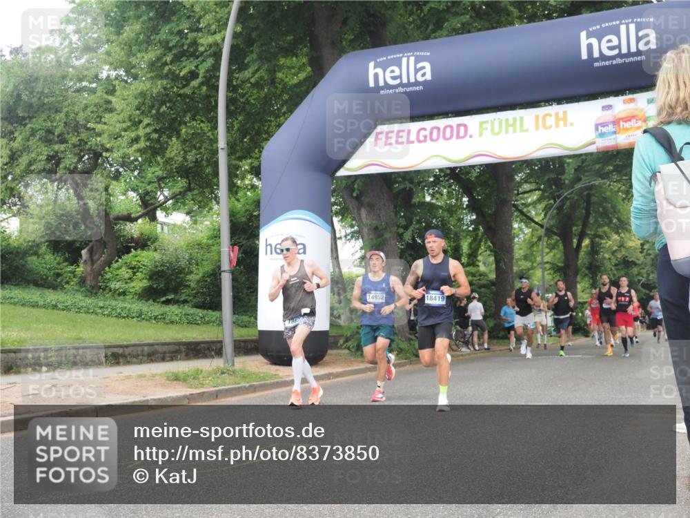 29.06.2025 - hella hamburg halbmarathon KatJ http://msf.ph/oto/8373850 29.06.2025 10:24:05 Zwischen KM18-KM19 7867 meine-sportfotos.de