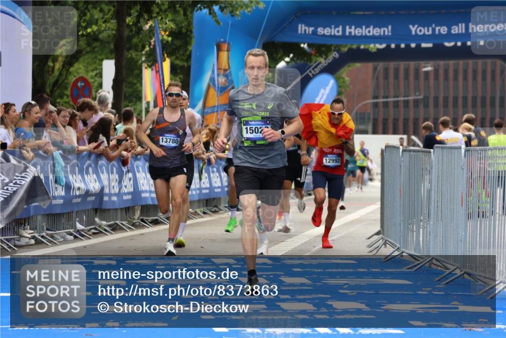 29.06.2025 - hella hamburg halbmarathon Strokosch-Dieckow http://msf.ph/oto/8373863 29.06.2025 10:26:53 Ziel 5344, 9079, 12641, 12992, 13780, 13956, 15023, 15671, 19050 meine-sportfotos.de