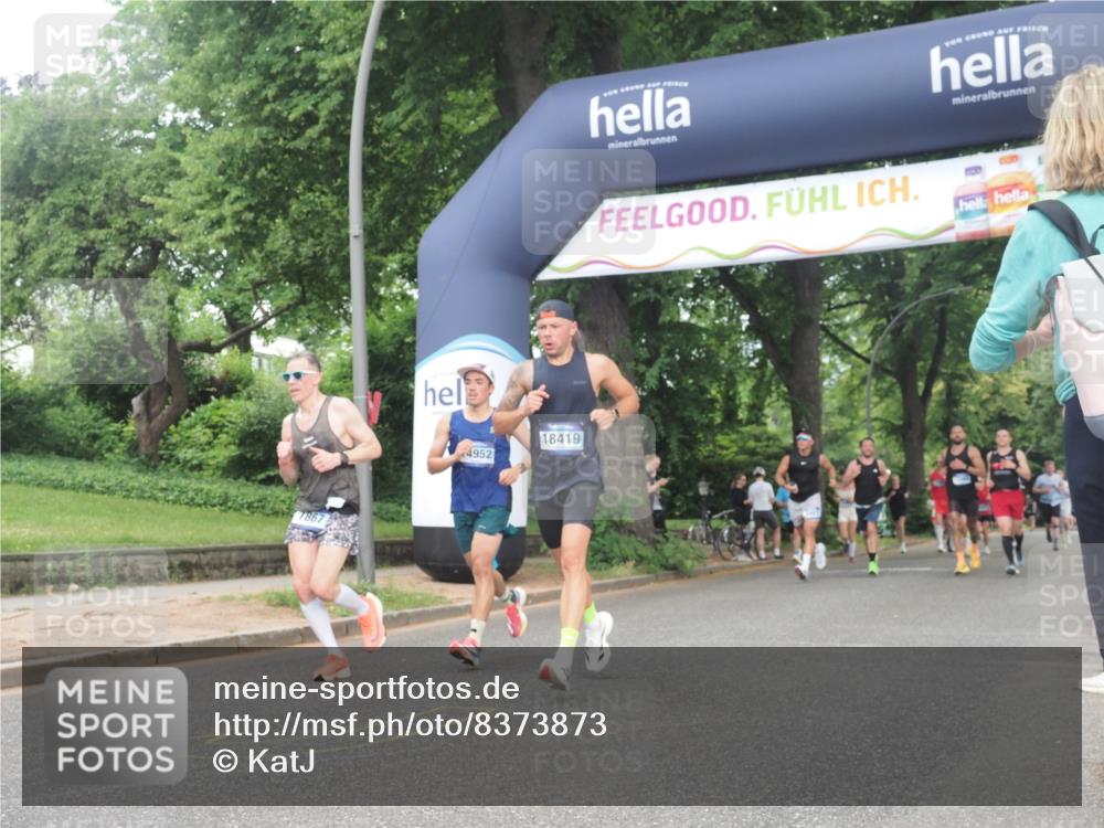 29.06.2025 - hella hamburg halbmarathon KatJ http://msf.ph/oto/8373873 29.06.2025 10:24:05 Zwischen KM18-KM19 7867 meine-sportfotos.de