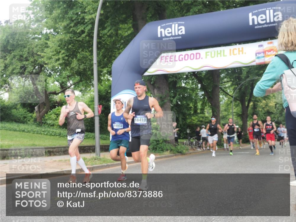 29.06.2025 - hella hamburg halbmarathon KatJ http://msf.ph/oto/8373886 29.06.2025 10:24:05 Zwischen KM18-KM19 7867 meine-sportfotos.de
