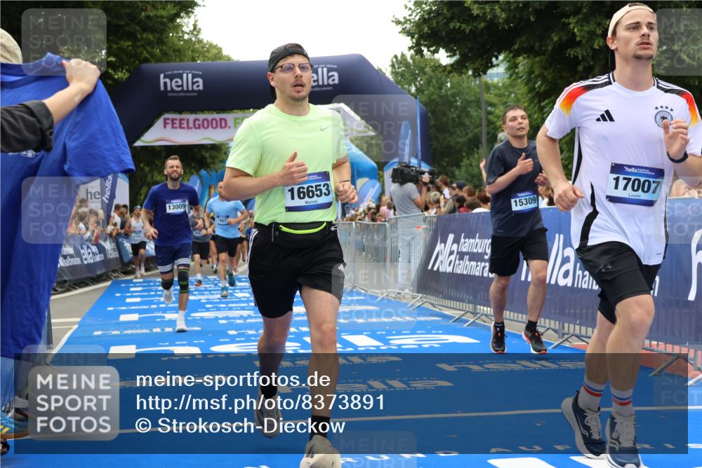 29.06.2025 - hella hamburg halbmarathon Strokosch-Dieckow http://msf.ph/oto/8373891 29.06.2025 10:48:49 Ziel 1094, 1884, 1892, 2442, 3213, 7067, 9482, 9661, 11519, 12421, 12533, 12534, 13009, 13976, 15309, 16653, 17007, 18873 meine-sportfotos.de