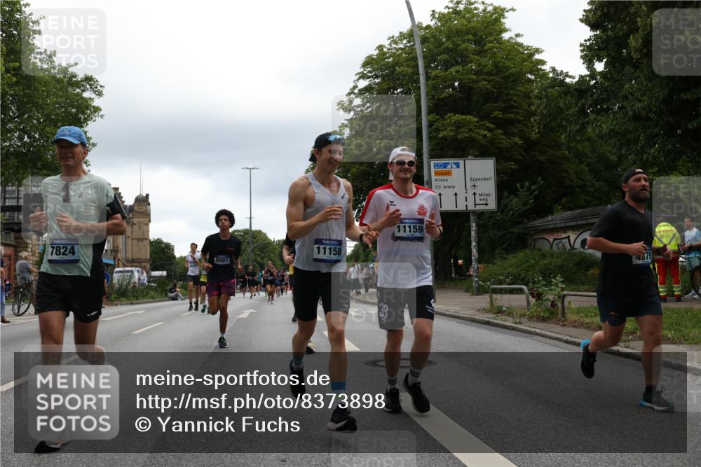 29.06.2025 - hella hamburg halbmarathon Yannick Fuchs http://msf.ph/oto/8373898 29.06.2025 10:53:52 20KM 1019, 1544, 2780, 3169, 3780, 4238, 4379, 4986, 5272, 6327, 6470, 7259, 7824, 8030, 8326, 8481, 8749, 8807, 9741, 9985, 10271, 10281, 10301, 10488, 11114, 11158, 11159, 11250, 11757, 12406, 12422, 12446, 12779, 13036, 13706, 13847, 13993, 14471, 14823, 15083, 15525, 15673, 15785, 15914, 16530, 16608, 16754, 16915, 17860, 18130, 18200, 18202, 18377, 18624, 19178 meine-sportfotos.de