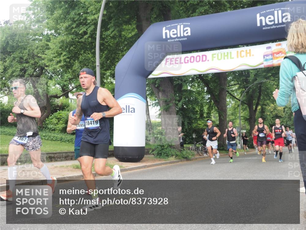 29.06.2025 - hella hamburg halbmarathon KatJ http://msf.ph/oto/8373928 29.06.2025 10:24:06 Zwischen KM18-KM19 7867 meine-sportfotos.de