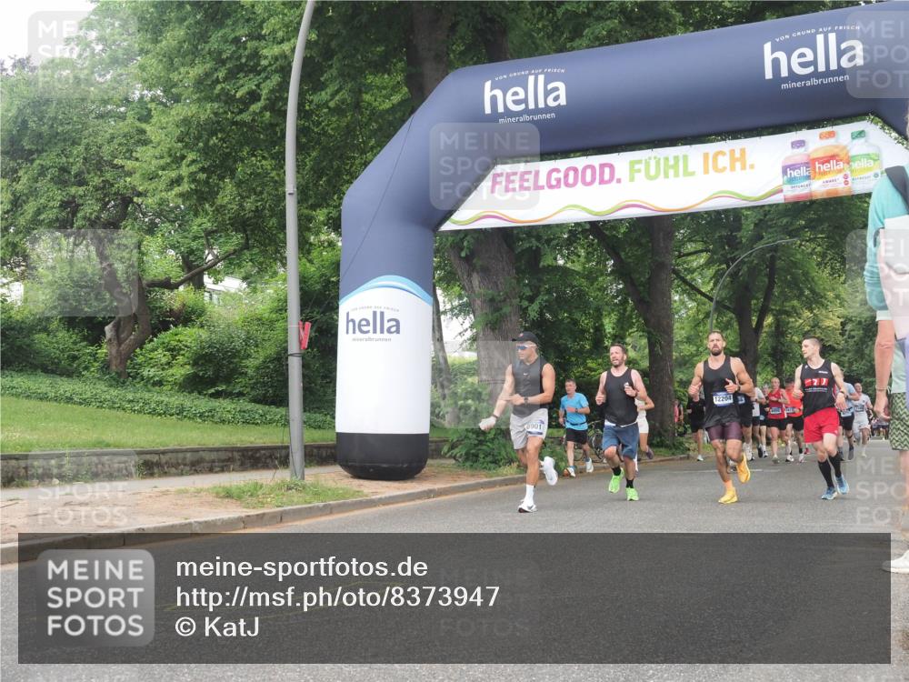 29.06.2025 - hella hamburg halbmarathon KatJ http://msf.ph/oto/8373947 29.06.2025 10:24:07 Zwischen KM18-KM19 7867 meine-sportfotos.de