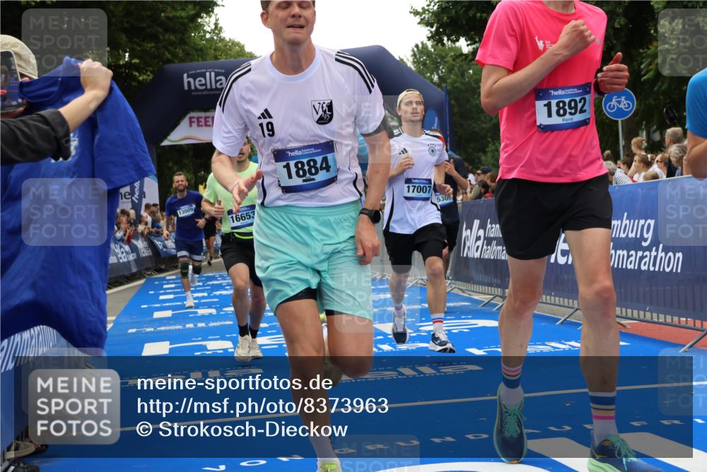 29.06.2025 - hella hamburg halbmarathon Strokosch-Dieckow http://msf.ph/oto/8373963 29.06.2025 10:48:48 Ziel 1094, 1884, 1892, 2442, 7067, 9482, 9661, 11519, 12421, 12533, 13009, 13976, 15309, 15384, 16653, 17007, 18873 meine-sportfotos.de