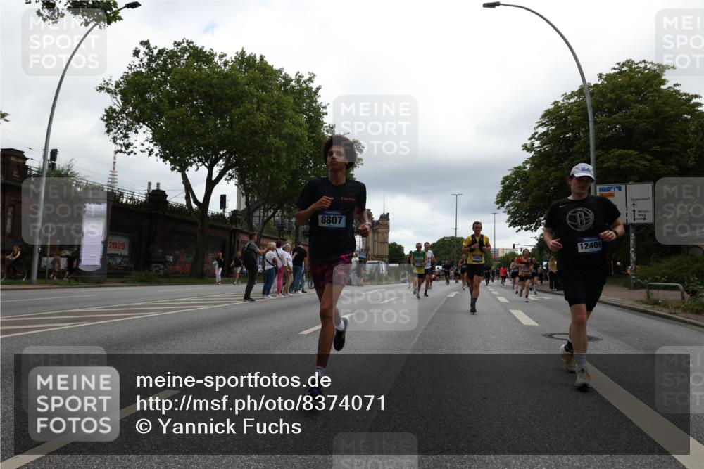 29.06.2025 - hella hamburg halbmarathon Yannick Fuchs http://msf.ph/oto/8374071 29.06.2025 10:53:53 20KM 1019, 1544, 2780, 3169, 3780, 4238, 4379, 4986, 5272, 6327, 6470, 7259, 7824, 8030, 8326, 8481, 8749, 8807, 9741, 9985, 10271, 10281, 10301, 11114, 11158, 11159, 11250, 11757, 12406, 12422, 12446, 13036, 13706, 13847, 13993, 14471, 14823, 15083, 15525, 15673, 15914, 16530, 16608, 17860, 18130, 18200, 18202, 18377, 18624, 19178 meine-sportfotos.de