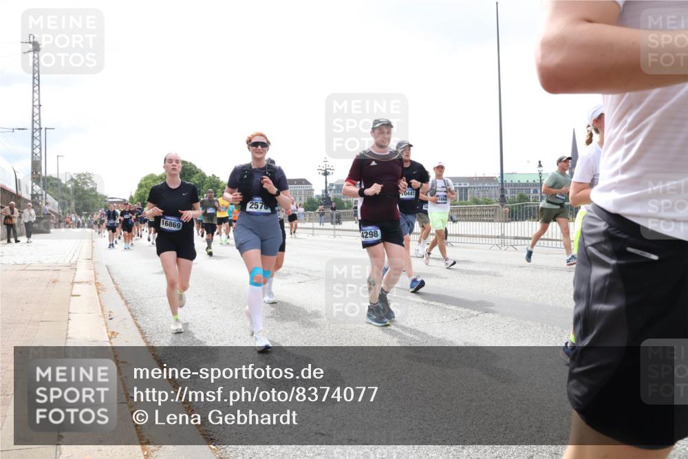 29.06.2025 - hella hamburg halbmarathon Lena Gebhardt http://msf.ph/oto/8374077 29.06.2025 10:39:54 Lombardsbrücke 16869, 2578, 4298, 0441, 1664, 1058, 1076, 1291, 1586, 1691, 1899, 2019, 2254, 2313, 2578, 2866, 2888, 2976, 3046, 3515, 3607, 3882, 3883, 3884, 4173, 4298, 4471, 4609, 4752, 5045, 5229, 5263, 5654, 5701, 5877, 5901, 6097, 6321, 6427, 6428, 6548, 6698, 6719, 6726, 6739, 6748, 6750, 6890, 6920, 7045, 7053, 7125, 7199, 7429, 7455, 7456, 7684, 8107, 8612, 8995, 9569, 9698, 9747, 9777, 10441, 10512 meine-sportfotos.de