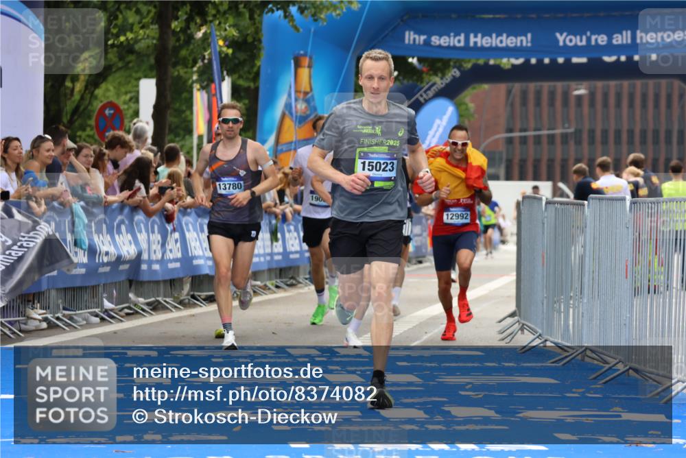 29.06.2025 - hella hamburg halbmarathon Strokosch-Dieckow http://msf.ph/oto/8374082 29.06.2025 10:26:53 Ziel 5344, 9079, 12641, 12992, 13780, 13956, 15023, 15671, 19050 meine-sportfotos.de