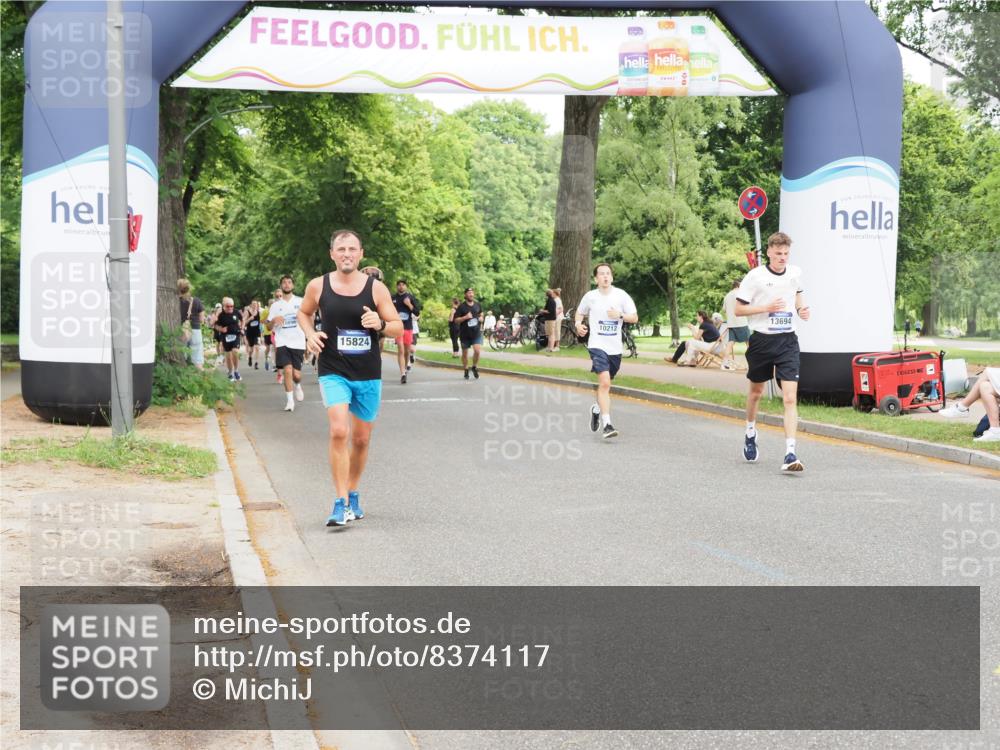 29.06.2025 - hella hamburg halbmarathon MichiJ http://msf.ph/oto/8374117 29.06.2025 10:45:07 Zwischen KM18-KM19 2606, 6281, 9835, 10212, 10896, 12735, 13694, 15824, 17455, 18068, 18112, 18492, 18682 meine-sportfotos.de