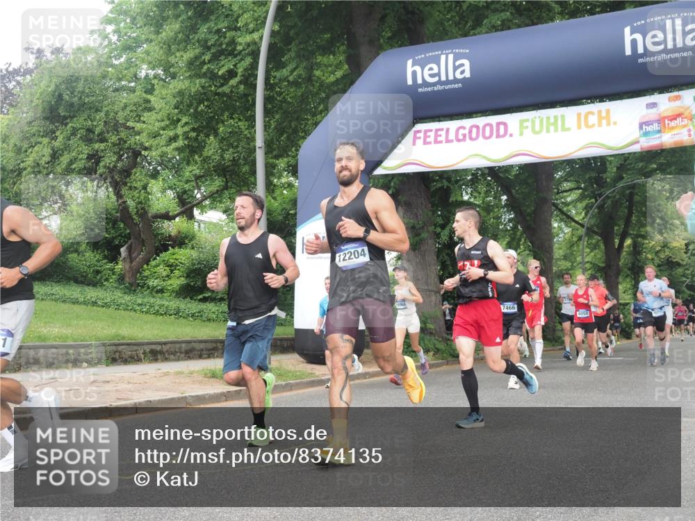 29.06.2025 - hella hamburg halbmarathon KatJ http://msf.ph/oto/8374135 29.06.2025 10:24:09 Zwischen KM18-KM19 1344, 7466, 7867 meine-sportfotos.de
