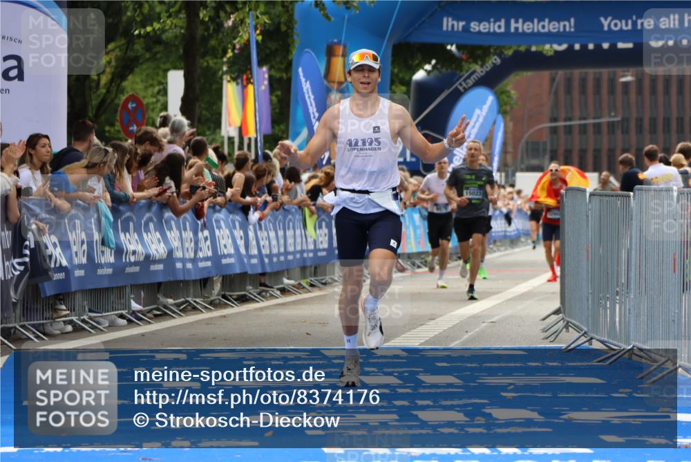 29.06.2025 - hella hamburg halbmarathon Strokosch-Dieckow http://msf.ph/oto/8374176 29.06.2025 10:26:47 Ziel 1065, 5344, 10848, 15023, 19076 meine-sportfotos.de