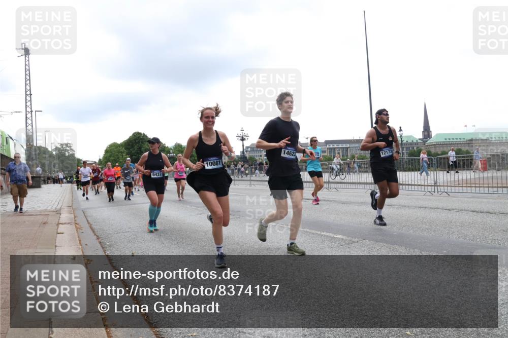 29.06.2025 - hella hamburg halbmarathon Lena Gebhardt http://msf.ph/oto/8374187 29.06.2025 10:49:04 Lombardsbrücke 6437, 351, 10081, 14623, 12173, 1167, 1525, 1584, 2067, 2160, 2395, 2437, 2438, 2527, 2541, 2713, 2716, 2792, 2927, 3070, 3086, 3215, 3232, 3253, 4403, 4525, 4527, 4589, 4809, 5010, 5118, 5463, 5479, 5480, 5551, 6015, 6437, 6566, 6979, 6989, 7062, 7203, 7931, 7936, 7947, 7948, 8549, 8719, 8760, 9245, 9341, 9359, 9552, 10033, 10038, 10081, 10130, 10204, 10366, 10479, 10524, 10654, 10656, 10782, 10785, 11000, 11031, 11192, 11364, 11365, 13845, 16701 meine-sportfotos.de