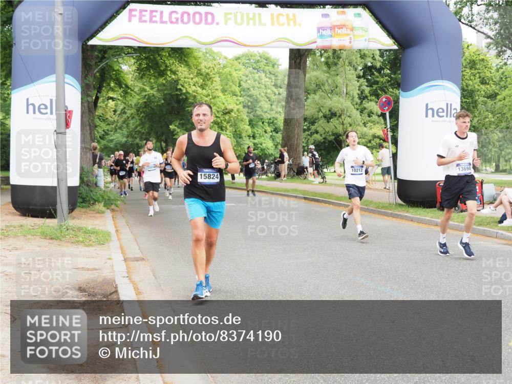 29.06.2025 - hella hamburg halbmarathon MichiJ http://msf.ph/oto/8374190 29.06.2025 10:45:07 Zwischen KM18-KM19 2606, 6281, 9835, 10212, 10896, 12735, 13694, 15824, 17455, 18068, 18112, 18492, 18682 meine-sportfotos.de