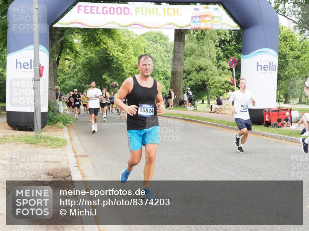 29.06.2025 - hella hamburg halbmarathon MichiJ http://msf.ph/oto/8374203 29.06.2025 10:45:08 Zwischen KM18-KM19 2606, 9835, 10212, 10896, 12735, 13694, 15824, 17455, 18492, 18682 meine-sportfotos.de