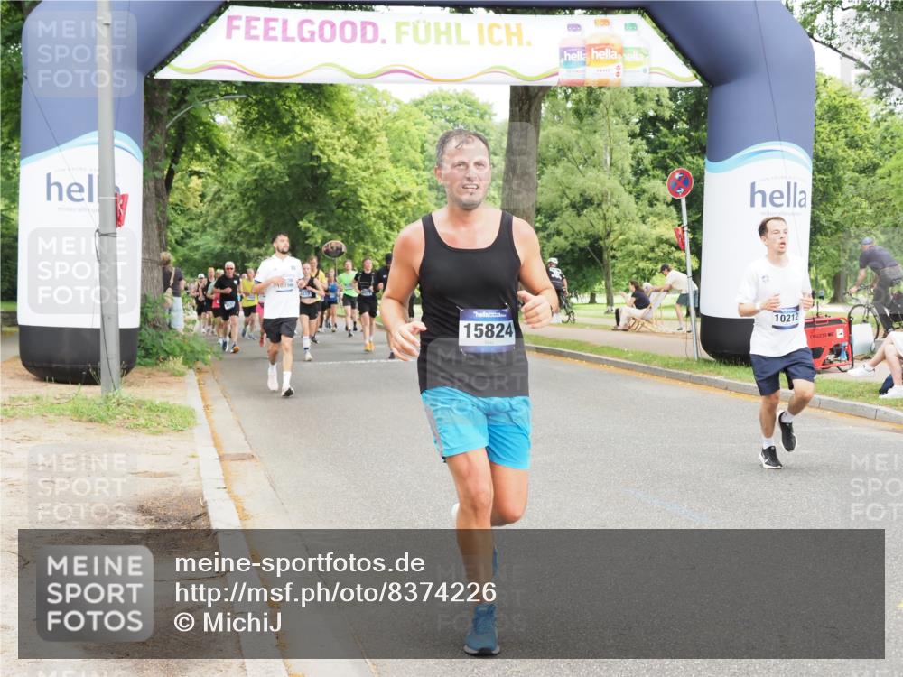 29.06.2025 - hella hamburg halbmarathon MichiJ http://msf.ph/oto/8374226 29.06.2025 10:45:08 Zwischen KM18-KM19 2606, 9835, 10212, 10896, 12735, 13694, 15824, 17455, 18492, 18682 meine-sportfotos.de
