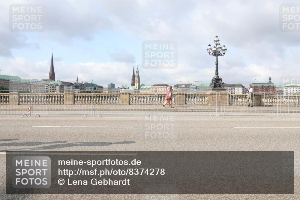 29.06.2025 - hella hamburg halbmarathon Lena Gebhardt http://msf.ph/oto/8374278 29.06.2025 08:51:14 Lombardsbrücke  meine-sportfotos.de