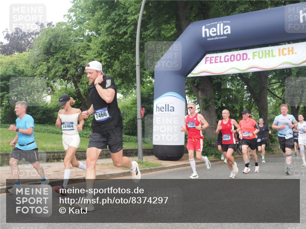 29.06.2025 - hella hamburg halbmarathon KatJ http://msf.ph/oto/8374297 29.06.2025 10:24:11 Zwischen KM18-KM19 1344, 4050, 4740, 7466, 7867 meine-sportfotos.de