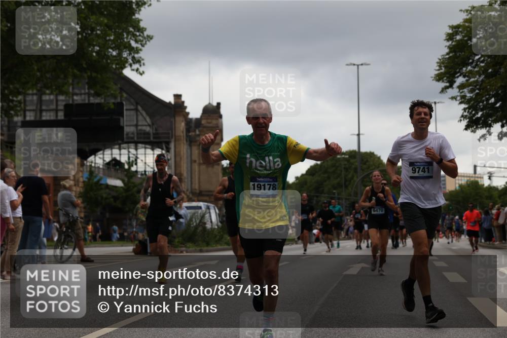 29.06.2025 - hella hamburg halbmarathon Yannick Fuchs http://msf.ph/oto/8374313 29.06.2025 10:53:56 20KM 1019, 1544, 2011, 2167, 2730, 3169, 3780, 4238, 4379, 4986, 5272, 6327, 6470, 7259, 7824, 8030, 8326, 8481, 8749, 8807, 9741, 9985, 10271, 10281, 10301, 11114, 11158, 11159, 11250, 12406, 12422, 12446, 13036, 13847, 13993, 14471, 14823, 15083, 15525, 15673, 15914, 16530, 16608, 17860, 18130, 18200, 18202, 18377, 18624, 19178 meine-sportfotos.de