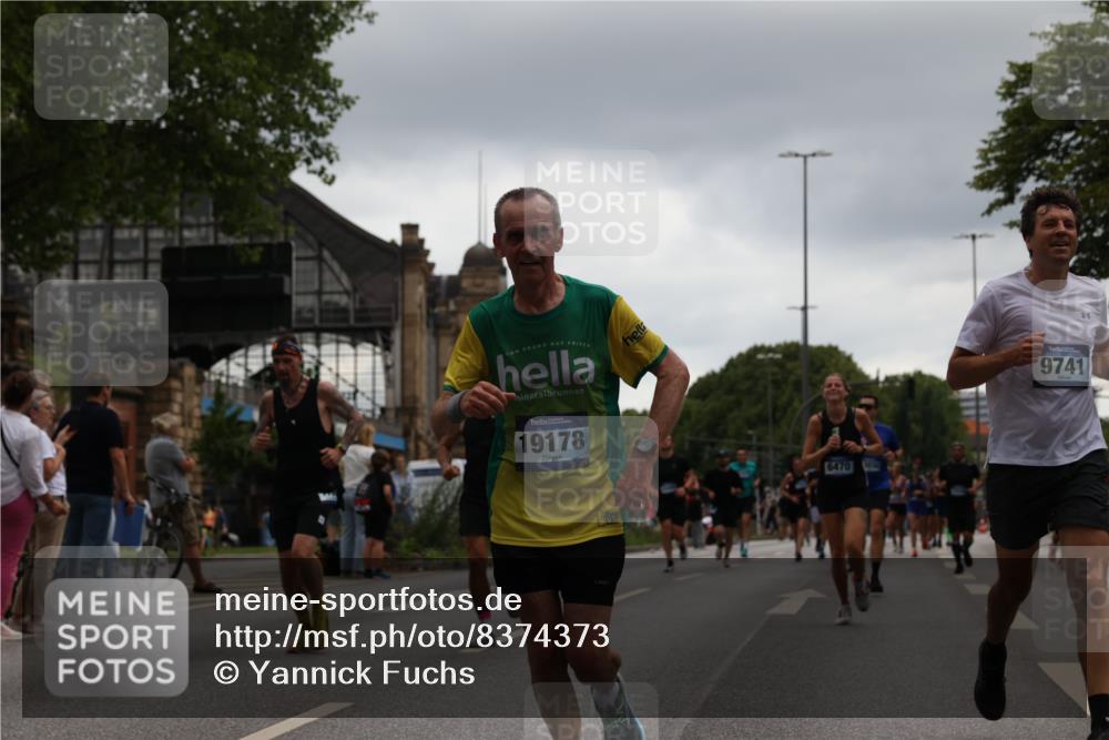 29.06.2025 - hella hamburg halbmarathon Yannick Fuchs http://msf.ph/oto/8374373 29.06.2025 10:53:56 20KM 1019, 1544, 2011, 2167, 2730, 3169, 3780, 4238, 4379, 4986, 5272, 6327, 6470, 7259, 7824, 8030, 8326, 8481, 8749, 8807, 9741, 9985, 10271, 10281, 10301, 11114, 11158, 11159, 11250, 12406, 12422, 12446, 13036, 13847, 13993, 14471, 14823, 15083, 15525, 15673, 15914, 16530, 16608, 17860, 18130, 18200, 18202, 18377, 18624, 19178 meine-sportfotos.de