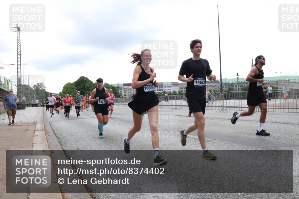 29.06.2025 - hella hamburg halbmarathon Lena Gebhardt http://msf.ph/oto/8374402 29.06.2025 10:49:04 Lombardsbrücke 6437, 100, 14623, 12, 1167, 1525, 1584, 2067, 2160, 2395, 2437, 2438, 2527, 2541, 2713, 2716, 2792, 2927, 3070, 3086, 3215, 3232, 3253, 4403, 4525, 4527, 4589, 4809, 5010, 5118, 5463, 5479, 5480, 5551, 6015, 6437, 6566, 6979, 6989, 7062, 7203, 7931, 7936, 7947, 7948, 8549, 8719, 8760, 9245, 9341, 9359, 9552, 10033, 10038, 10081, 10130, 10204, 10366, 10479, 10524, 10654, 10656, 10782, 10785, 11000, 11031, 11192, 11364, 11365, 13845, 16701 meine-sportfotos.de