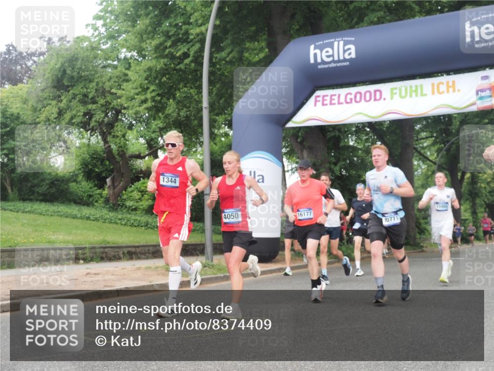 29.06.2025 - hella hamburg halbmarathon KatJ http://msf.ph/oto/8374409 29.06.2025 10:24:12 Zwischen KM18-KM19 1344, 4050, 4740, 7466 meine-sportfotos.de