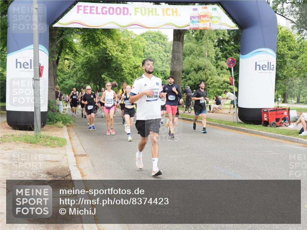 29.06.2025 - hella hamburg halbmarathon MichiJ http://msf.ph/oto/8374423 29.06.2025 10:45:11 Zwischen KM18-KM19 2606, 4319, 6531, 9835, 10212, 10587, 10896, 13654, 13694, 15824 meine-sportfotos.de