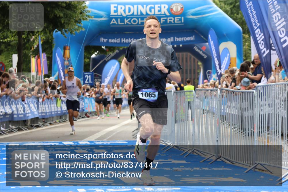 29.06.2025 - hella hamburg halbmarathon Strokosch-Dieckow http://msf.ph/oto/8374447 29.06.2025 10:26:44 Ziel 1065, 5344, 10848, 19076 meine-sportfotos.de