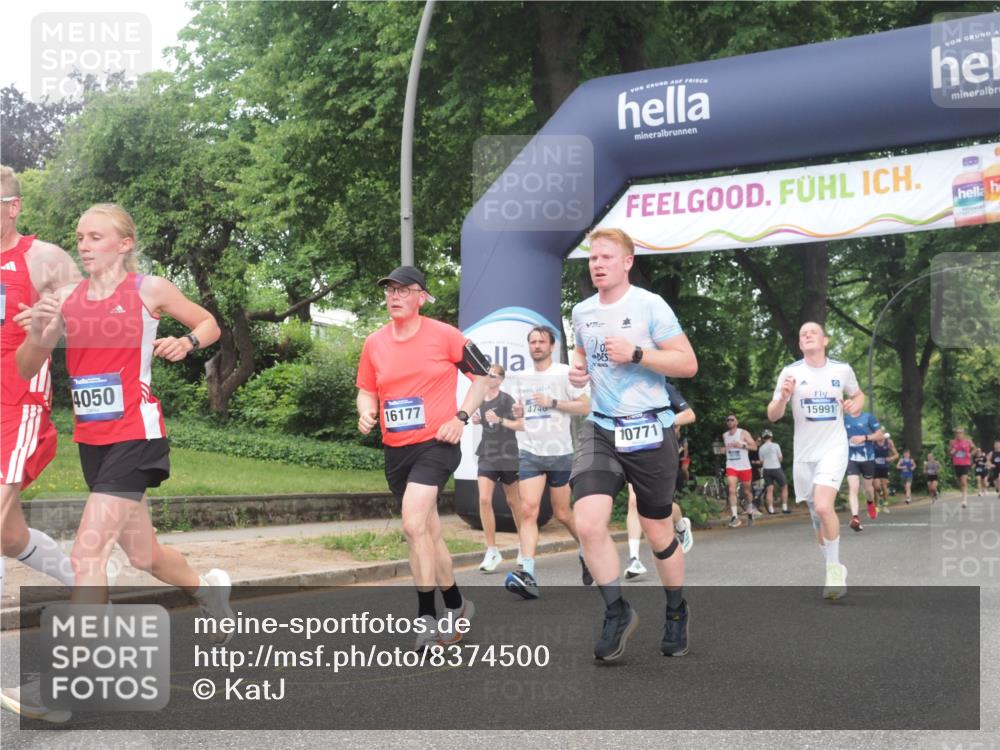29.06.2025 - hella hamburg halbmarathon KatJ http://msf.ph/oto/8374500 29.06.2025 10:24:12 Zwischen KM18-KM19 1344, 4050, 4740, 7466 meine-sportfotos.de