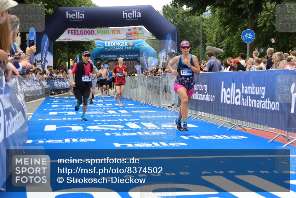 29.06.2025 - hella hamburg halbmarathon Strokosch-Dieckow http://msf.ph/oto/8374502 29.06.2025 10:48:41 Ziel 1094, 1884, 1892, 2442, 4553, 5421, 9482, 9538, 10859, 11519, 12533, 14511, 15384, 15573, 16653, 17007, 17127 meine-sportfotos.de