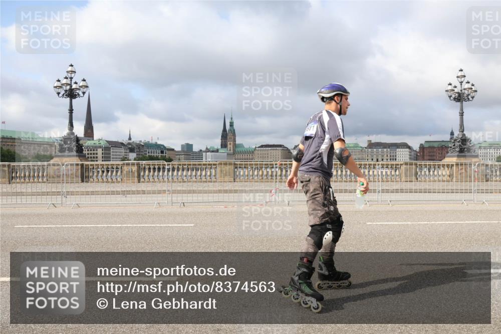 29.06.2025 - hella hamburg halbmarathon Lena Gebhardt http://msf.ph/oto/8374563 29.06.2025 09:12:25 Lombardsbrücke 13 meine-sportfotos.de