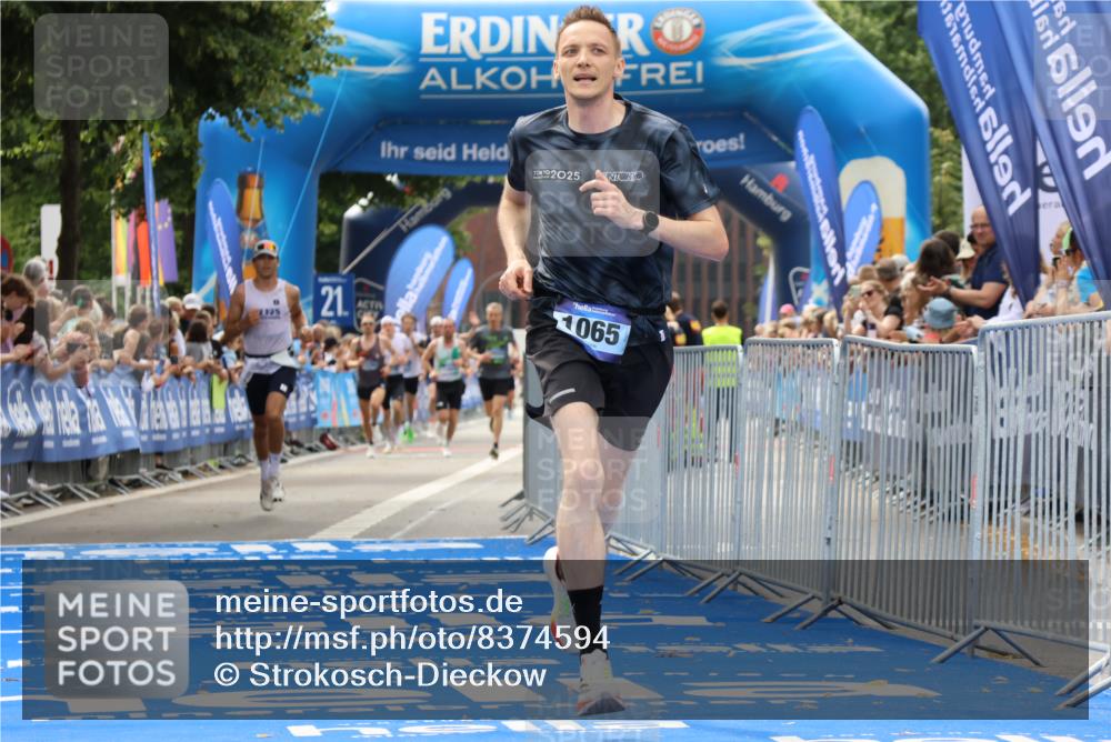 29.06.2025 - hella hamburg halbmarathon Strokosch-Dieckow http://msf.ph/oto/8374594 29.06.2025 10:26:44 Ziel 1065, 5344, 10848, 19076 meine-sportfotos.de