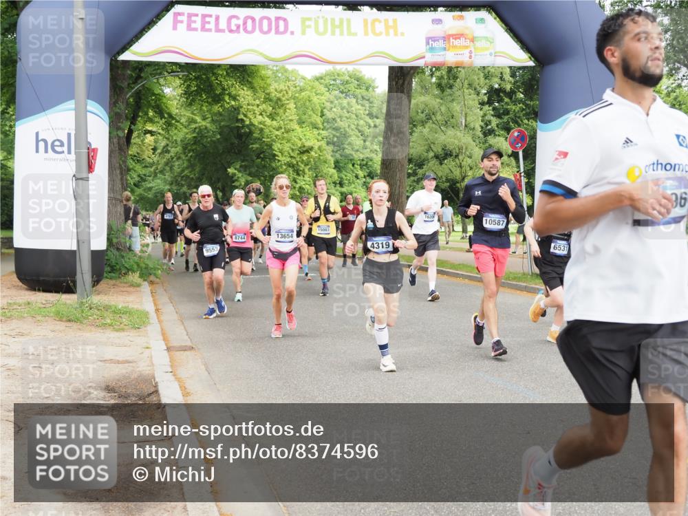 29.06.2025 - hella hamburg halbmarathon MichiJ http://msf.ph/oto/8374596 29.06.2025 10:45:13 Zwischen KM18-KM19 4319, 4379, 6531, 9553, 10212, 10587, 10896, 13654, 13694, 15229, 15824, 16206 meine-sportfotos.de