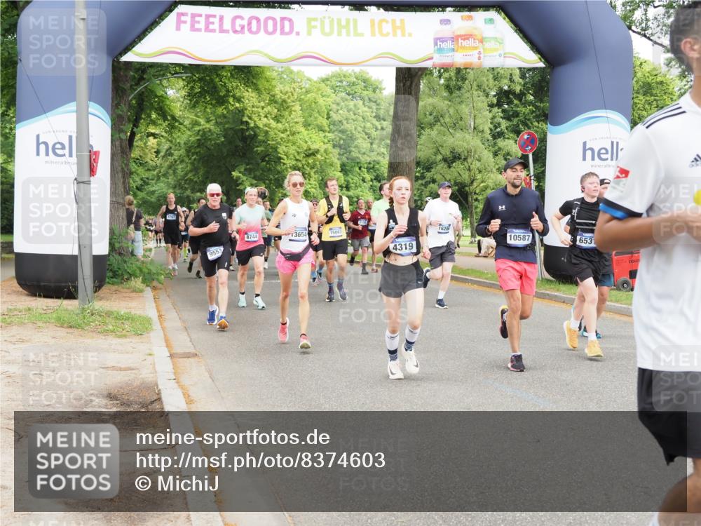 29.06.2025 - hella hamburg halbmarathon MichiJ http://msf.ph/oto/8374603 29.06.2025 10:45:13 Zwischen KM18-KM19 4319, 4379, 6531, 9553, 10212, 10587, 10896, 13654, 13694, 15229, 15824, 16206 meine-sportfotos.de