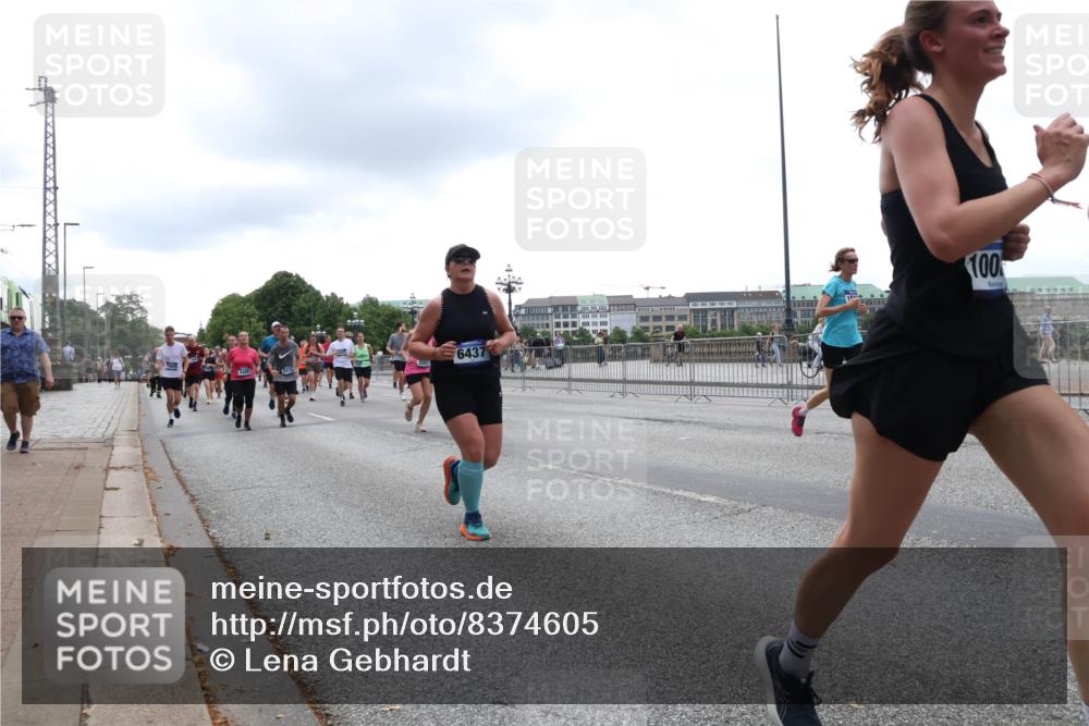 29.06.2025 - hella hamburg halbmarathon Lena Gebhardt http://msf.ph/oto/8374605 29.06.2025 10:49:05 Lombardsbrücke 5551, 6437, 100, 1167, 1525, 1584, 2067, 2160, 2395, 2437, 2438, 2527, 2541, 2713, 2716, 2792, 2927, 3070, 3086, 3215, 3232, 3253, 4403, 4525, 4527, 4589, 4809, 5010, 5118, 5463, 5479, 5480, 5551, 6015, 6437, 6566, 6979, 6989, 7062, 7203, 7931, 7936, 7947, 7948, 8549, 8719, 9245, 9341, 9359, 9552, 10033, 10038, 10081, 10130, 10204, 10366, 10479, 10524, 10654, 10656, 10782, 10785, 11000, 11031, 11192, 11364, 11365, 13845, 16701 meine-sportfotos.de