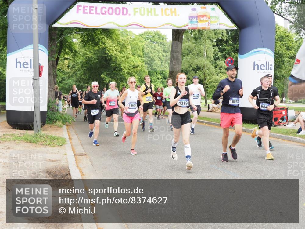 29.06.2025 - hella hamburg halbmarathon MichiJ http://msf.ph/oto/8374627 29.06.2025 10:45:13 Zwischen KM18-KM19 4319, 4379, 6531, 9553, 10212, 10587, 10896, 13654, 13694, 15229, 15824, 16206 meine-sportfotos.de