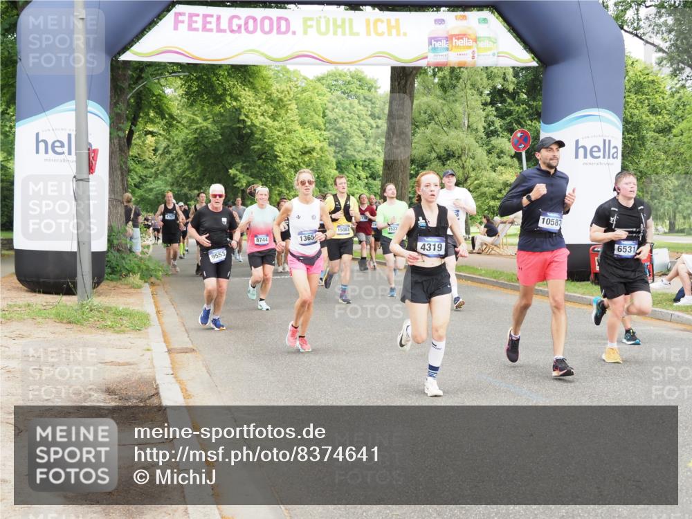 29.06.2025 - hella hamburg halbmarathon MichiJ http://msf.ph/oto/8374641 29.06.2025 10:45:13 Zwischen KM18-KM19 4319, 4379, 6531, 9553, 10212, 10587, 10896, 13654, 13694, 15229, 15824, 16206 meine-sportfotos.de