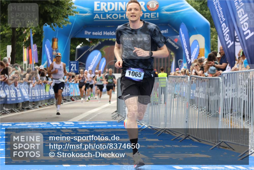 29.06.2025 - hella hamburg halbmarathon Strokosch-Dieckow http://msf.ph/oto/8374650 29.06.2025 10:26:45 Ziel 1065, 5344, 10848, 19076 meine-sportfotos.de
