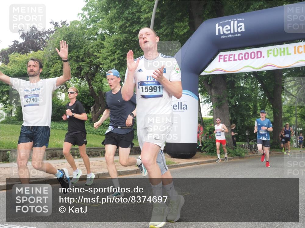 29.06.2025 - hella hamburg halbmarathon KatJ http://msf.ph/oto/8374697 29.06.2025 10:24:14 Zwischen KM18-KM19 1344, 4050, 4740, 7466 meine-sportfotos.de