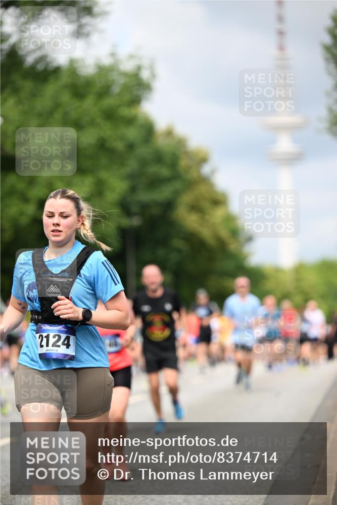 29.06.2025 - hella hamburg halbmarathon Dr. Thomas Lammeyer http://msf.ph/oto/8374714 29.06.2025 10:42:21 Kennedybrücke 1394, 1578, 1791, 1901, 1985, 2124, 3010, 3246, 3286, 3633, 3635, 3636, 3716, 3880, 4414, 4921, 5139, 5713, 5790, 5875, 6697, 6930, 7148, 7244, 7629, 8539, 8615, 8696, 9391, 9524, 10025, 10146, 11087, 11152, 11164 meine-sportfotos.de