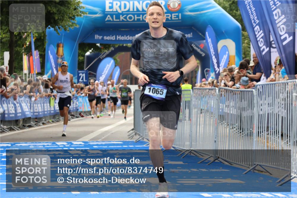 29.06.2025 - hella hamburg halbmarathon Strokosch-Dieckow http://msf.ph/oto/8374749 29.06.2025 10:26:45 Ziel 1065, 5344, 10848, 19076 meine-sportfotos.de