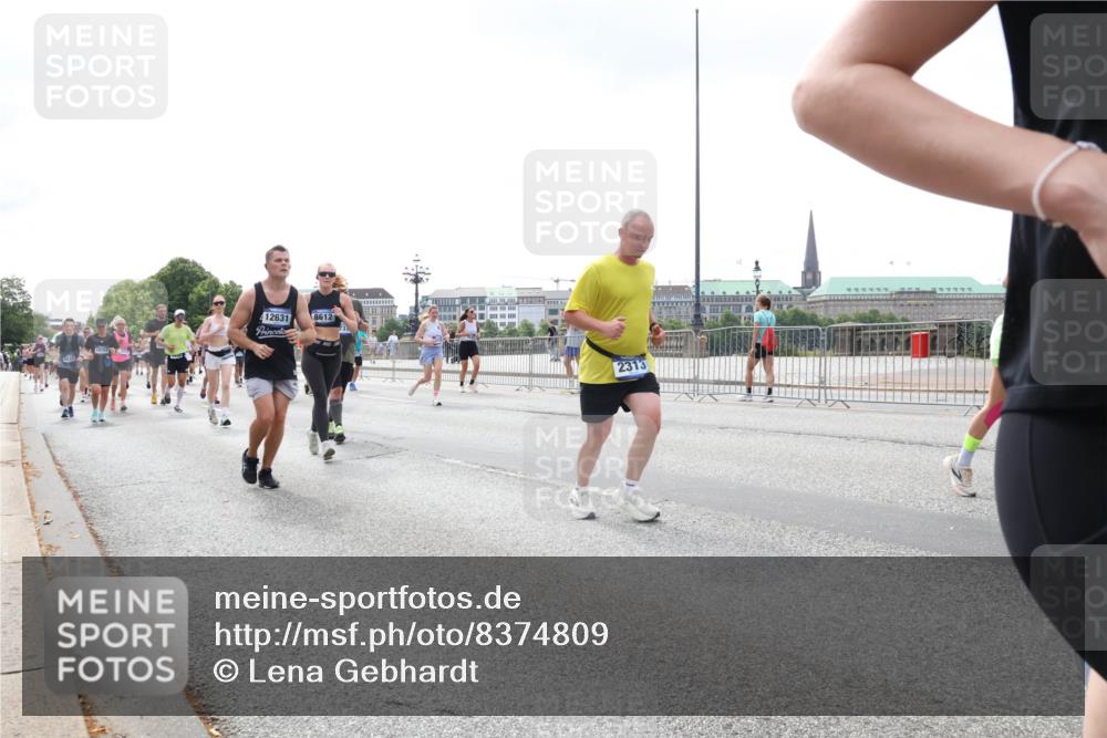 29.06.2025 - hella hamburg halbmarathon Lena Gebhardt http://msf.ph/oto/8374809 29.06.2025 10:39:56 Lombardsbrücke 18157, 5622, 12631, 8612, 2313, 1058, 1076, 1291, 1586, 1691, 1899, 2019, 2254, 2313, 2578, 2866, 2888, 2976, 3046, 3515, 3607, 3808, 3882, 3883, 3884, 4173, 4298, 4471, 4609, 4752, 5045, 5229, 5263, 5654, 5701, 5877, 5901, 6097, 6321, 6427, 6428, 6548, 6698, 6719, 6726, 6739, 6750, 6890, 6920, 7045, 7053, 7125, 7199, 7429, 7455, 7456, 8107, 8612, 8995, 9569, 9698, 9747, 9777, 10441 meine-sportfotos.de