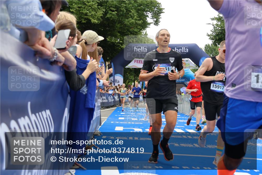 29.06.2025 - hella hamburg halbmarathon Strokosch-Dieckow http://msf.ph/oto/8374819 29.06.2025 10:48:31 Ziel 1163, 1176, 2213, 3747, 4553, 5362, 5421, 6081, 9262, 9538, 10000, 10859, 10860, 11451, 11579, 12149, 12549, 12690, 12840, 13962, 14033, 14990, 15573, 15808, 15917, 17395, 17855, 18251, 18790, 18815, 18923 meine-sportfotos.de